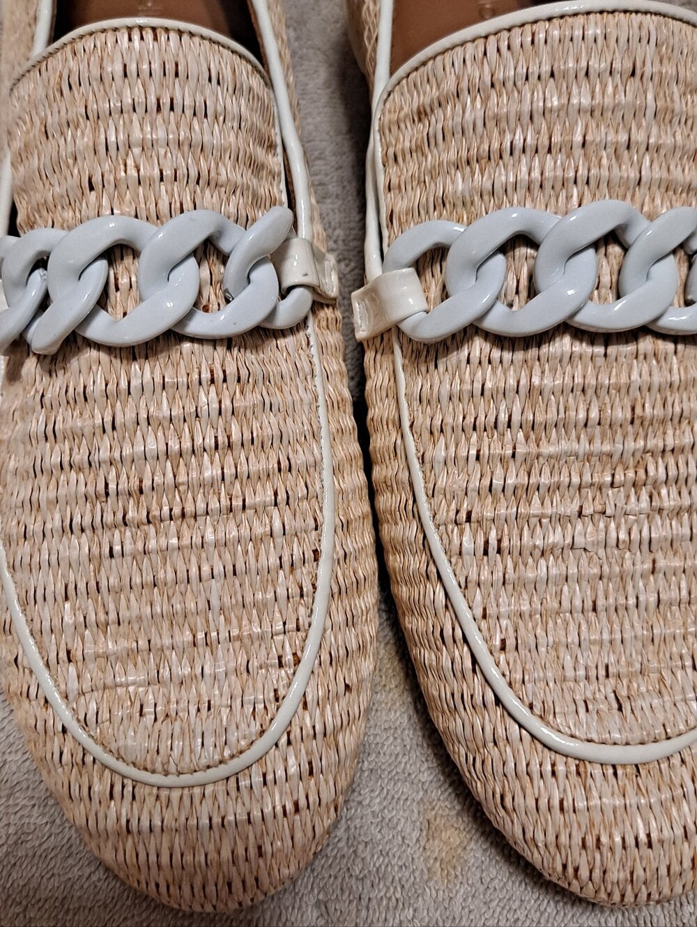 Mellow Yellow Neutral Woven Chain-Trim Loafers Sz 8.5